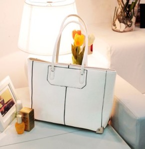 225-S-012750-กระเป๋าAxixi สีขาว ทรง Shopping bag1